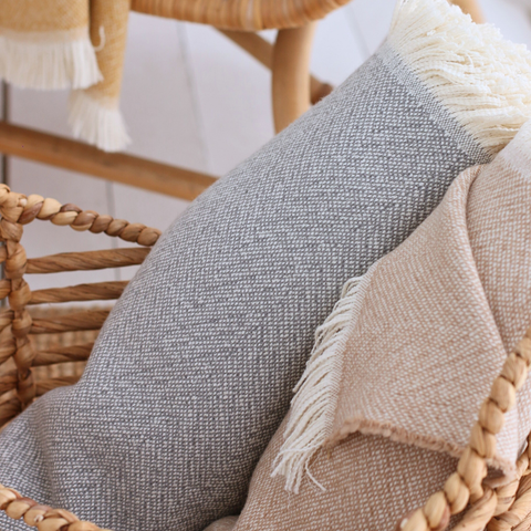 Aura Cashmere Throw Cover Smoked 