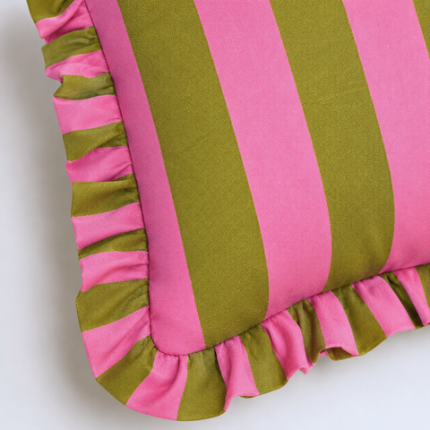Pink & Green Stripe Fırfır Kenarlı Kırlent Kılıfı