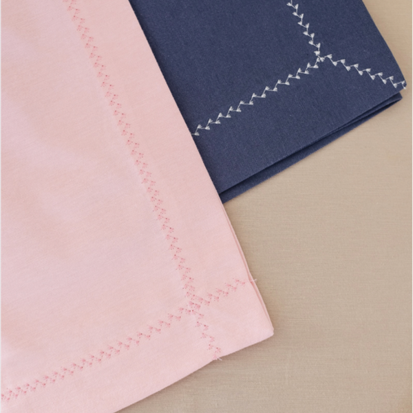 Piko Edge Detail Stain Resistant Linen Tablecloth Pink