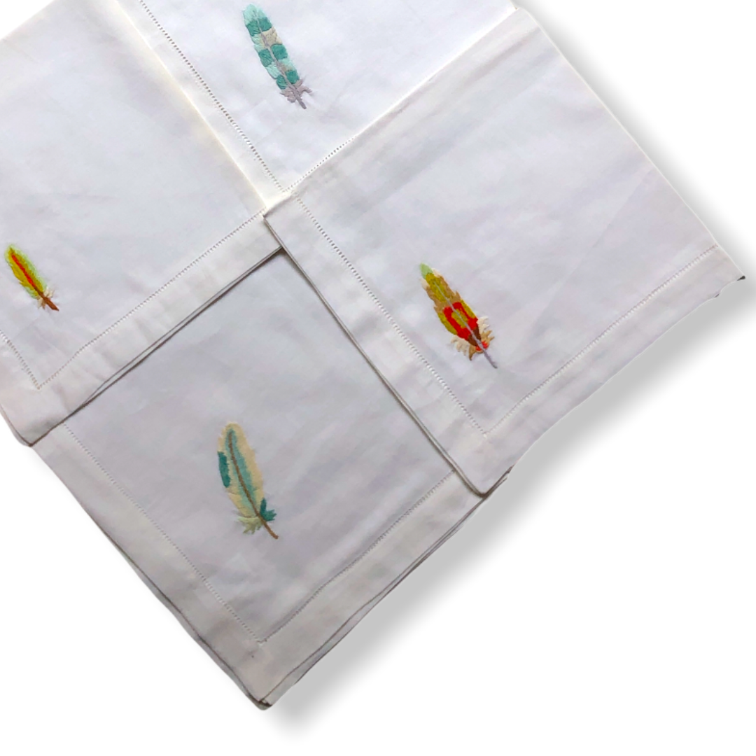 Birds Embroidered Linen Napkin Set 4-Pack)