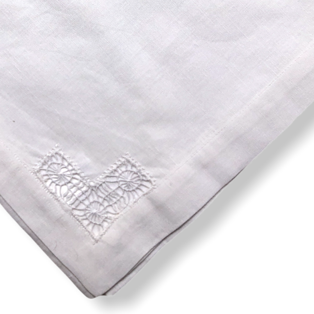 White Hole Embroidered Linen Napkin Set (Pack of 4)